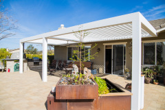 LOUVERED PATIO COVERS IN LOS ANGELES
