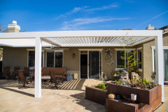 LOUVERED PATIO COVERS IN LOS ANGELES